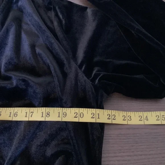 Sundance Womens XXL Black Velvet Wrap Front V-Neck Long Sleeve Blouse Top - Picture 8 of 9